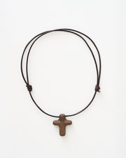 COLLAR CRUZ EN MADERA Y CUERO