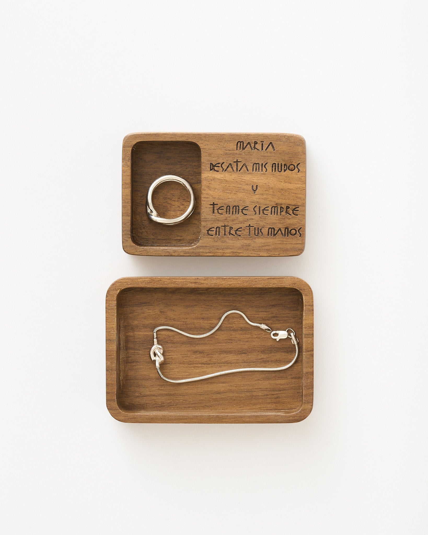 CAJA PARA JOYERÍA EN MADERA CON FRASE GRABADA