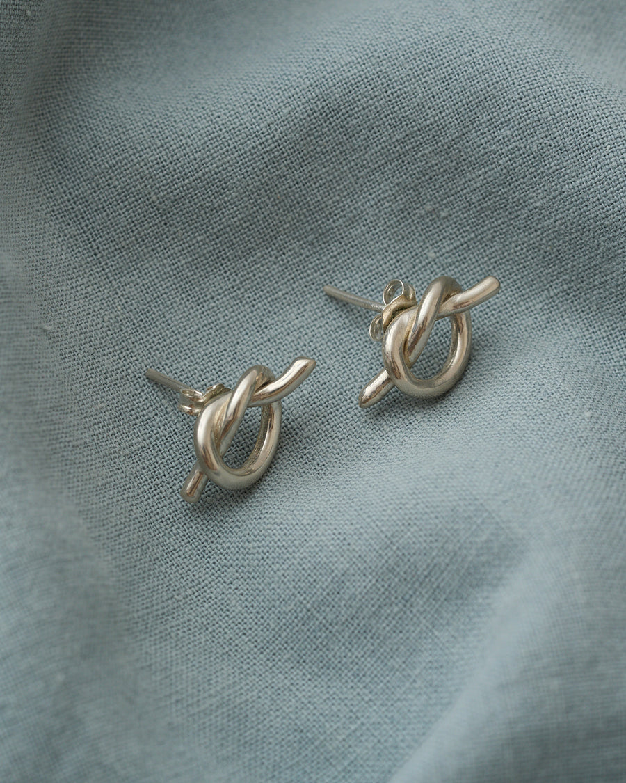 ARETES DESATA MIS NUDOS PLATA .925